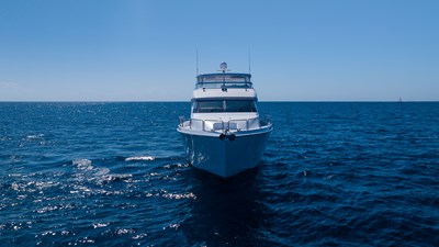 Outrageous  32 Hatteras 80