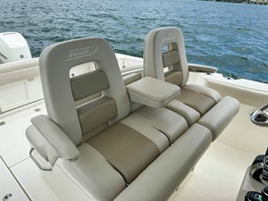 2020 Boston Whaler 330 Outrage 26 