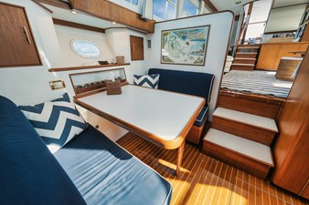 SHARK 11 Dinette