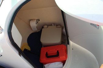 2004 Sea Ray 220 Sundeck 24 25