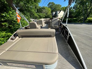 26' Bennington 26 LX 9 