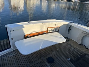 LIO KAI 34 Fold-down aft seating