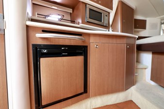 ANTANI 27 330-SUNDANCER-SEA-RAY-2014-YACHTSBLUE-FRIDGE