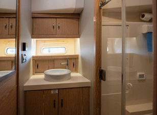 APANI 2 APANI BATHROOM 3