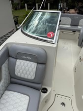 Sea Ray 220 Sundeck 11 WhatsApp Image 2025-02-28 at 8.28.18 AM (1)