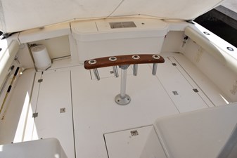 RAHITI 33 Cockpit with Transom door  