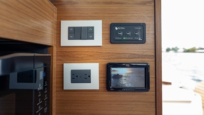 Lorax 87 2024 Tiara Yachts 48 LE