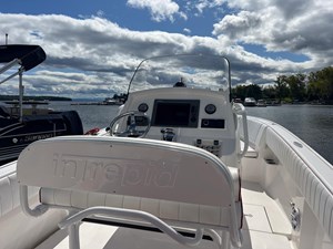 2010 Intrepid 245 Center Console 9 