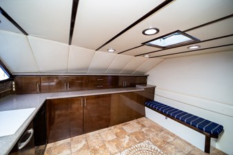 JUSTINE 26 29Galley
