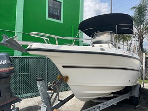 2004 Century 2300 Center Console 4 