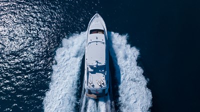 Outrageous  11 Hatteras 80