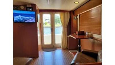 2009 Mainship 34 Trawler 35 
