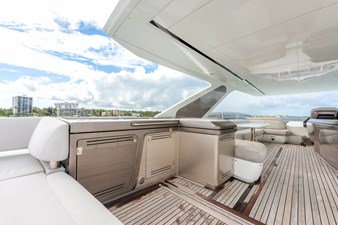 Yacht 65 Flybridge
