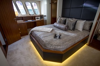 Mazarin 72 Flybridge 6 