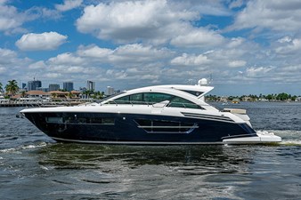 2017 Cruisers Yachts 60 Cantius 4 