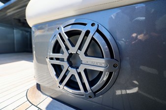 My Way 16 72 PERSHING 2009 DETAIL 2