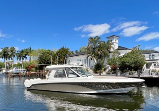 Cindy Seas 0 1_2020 38ft Boston Whaler 38 Realm CINDY SEAS