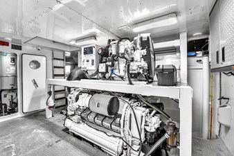 Ferretti Yachts Custom Line 94 112 