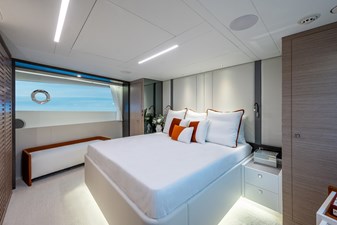 FD75-709 / NOW AVAILABLE 16 16-FD75 Hull 09_master stateroom-R