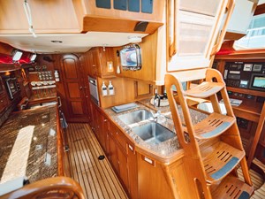 FREE RANGE 9 FREE RANGE 2008 Hylas 54, Companionway and Galley Aft