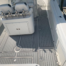 2015 Century 3200 Center Console 4 5
