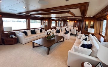 MISS STEPHANIE 2 Main Deck Salon