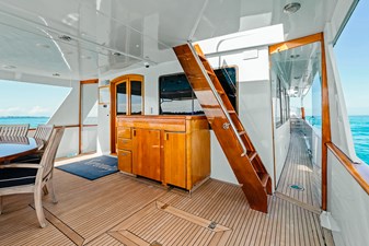 SERENITY 29 Aft Deck