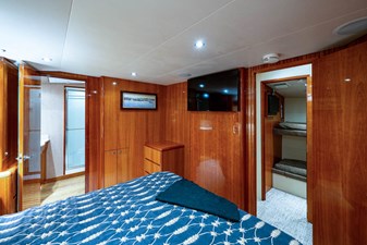 EAGLE'S NEST 23 _master_stateroom_3