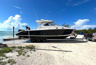 2017 Pursuit 325 OS 1 2