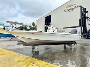 2016 Nauticstar 2110 Sport 52 53