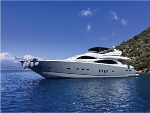 SPACE ODDITY 0 Sunseeker-94Yacht-ForCharter-2