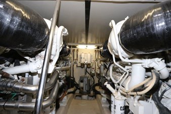 - 40 58-2004-Riviera-Enclosed-Flybridge-40