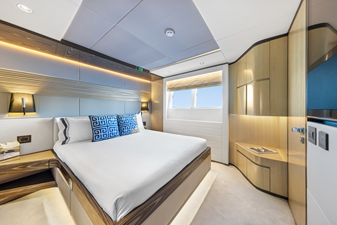 M/Y LEGACY 20 Lower Deck - Double Cabin