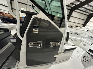 2024 Blackfin 302CC 33 