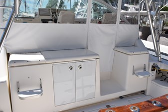 RAHITI 6 Tackle Center, AC Helm Deck 