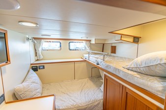 C'EST LA VIE 49 053 Crew Quarter Berths