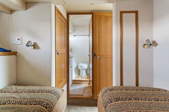 ER 39 40_2000 65ft Pacific Mariner 65 ER