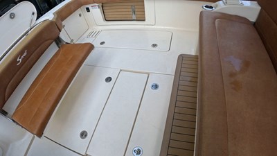 - 17 18_2018 38ft Scout 380 LXF