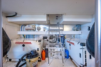 This Little Piggy  67 65_ocean_yacht_this_little_piggy_engine_room_8