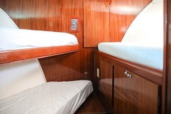 1979 HATTERAS 53 @ Cancun 25 