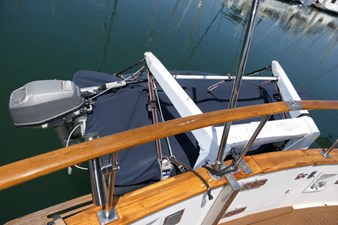 LOVE U 2 46 Dinghy Davits