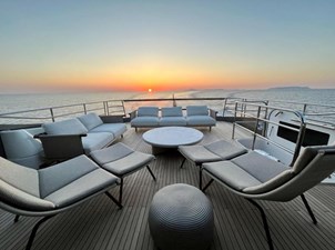 LEILANI 73 Princess Y95  Flybridge