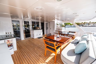 LONE STAR 70 Aft Deck