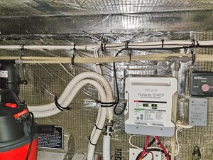 - 26 27_ 2001 38ft Mediterranean Convertible FRIDAYS 4 REEL 