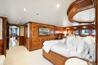 MISS STEPHANIE 15 Main Deck Master Stateroom