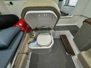 2022 Axopar 37 XC Cross Cabin Brabus 37 