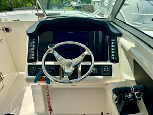 - 9 10_2021 24ft Robalo R247 Dual Console