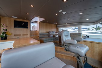 ANDREA VI 31 Pilothouse