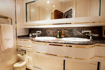 ALDONZA 24 Master Stateroom Head