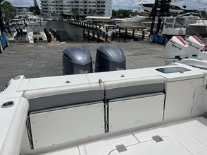 2018 Everglades 335 Center Console 39 
